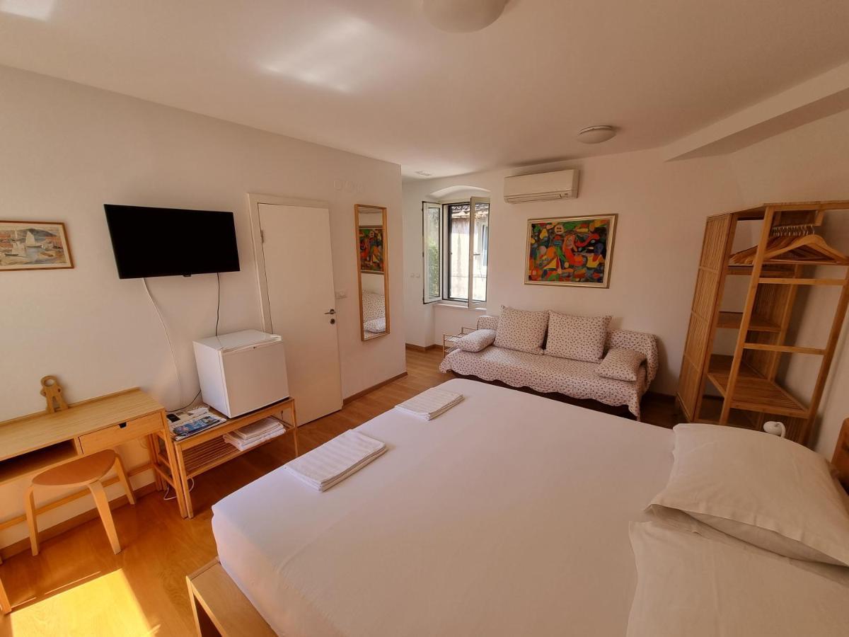 Malena Palace Experience Split Bagian luar foto