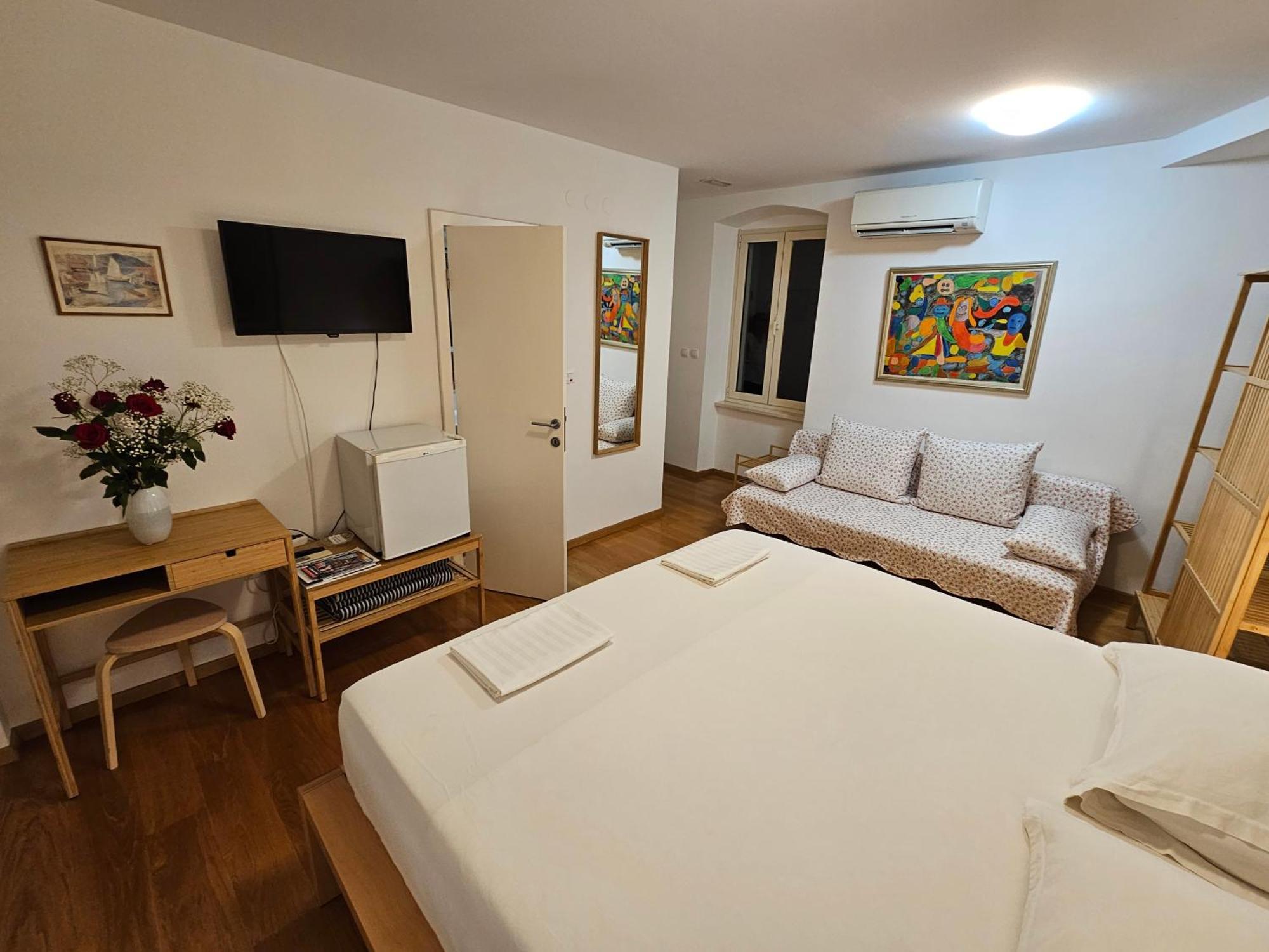 Malena Palace Experience Split Bagian luar foto