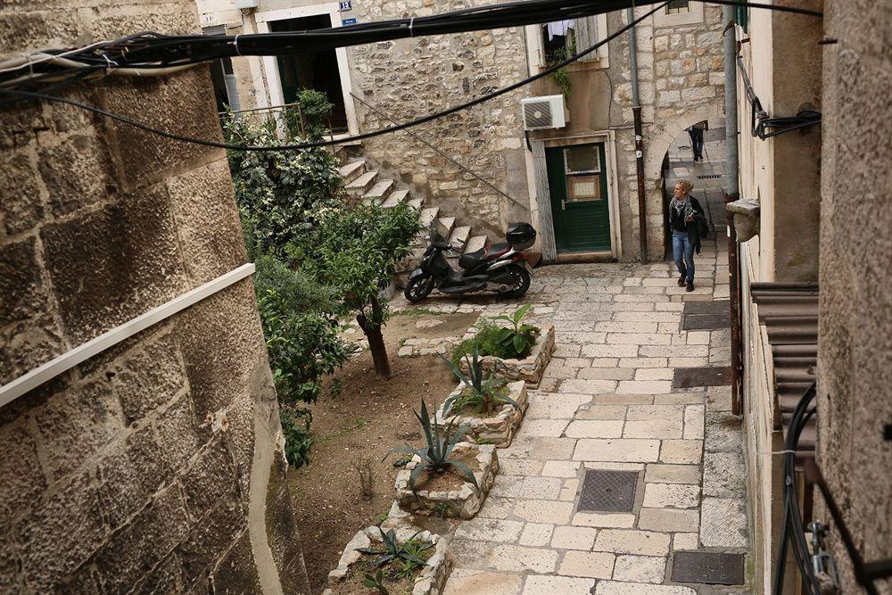 Malena Palace Experience Split Bagian luar foto