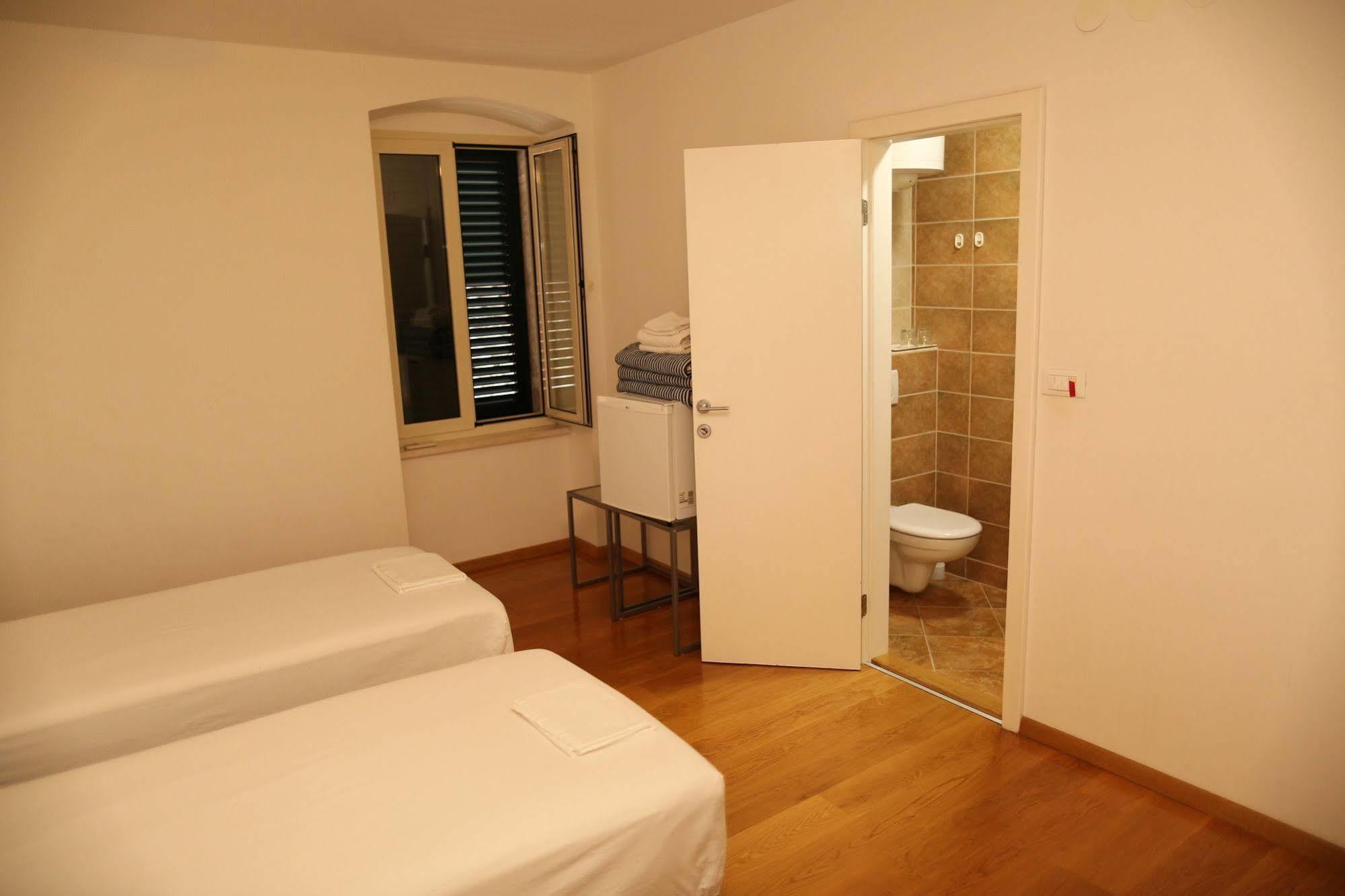 Malena Palace Experience Split Bagian luar foto